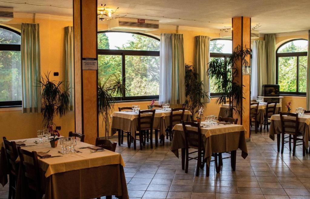 Hotel Villa Paradiso Рипарбелла Экстерьер фото